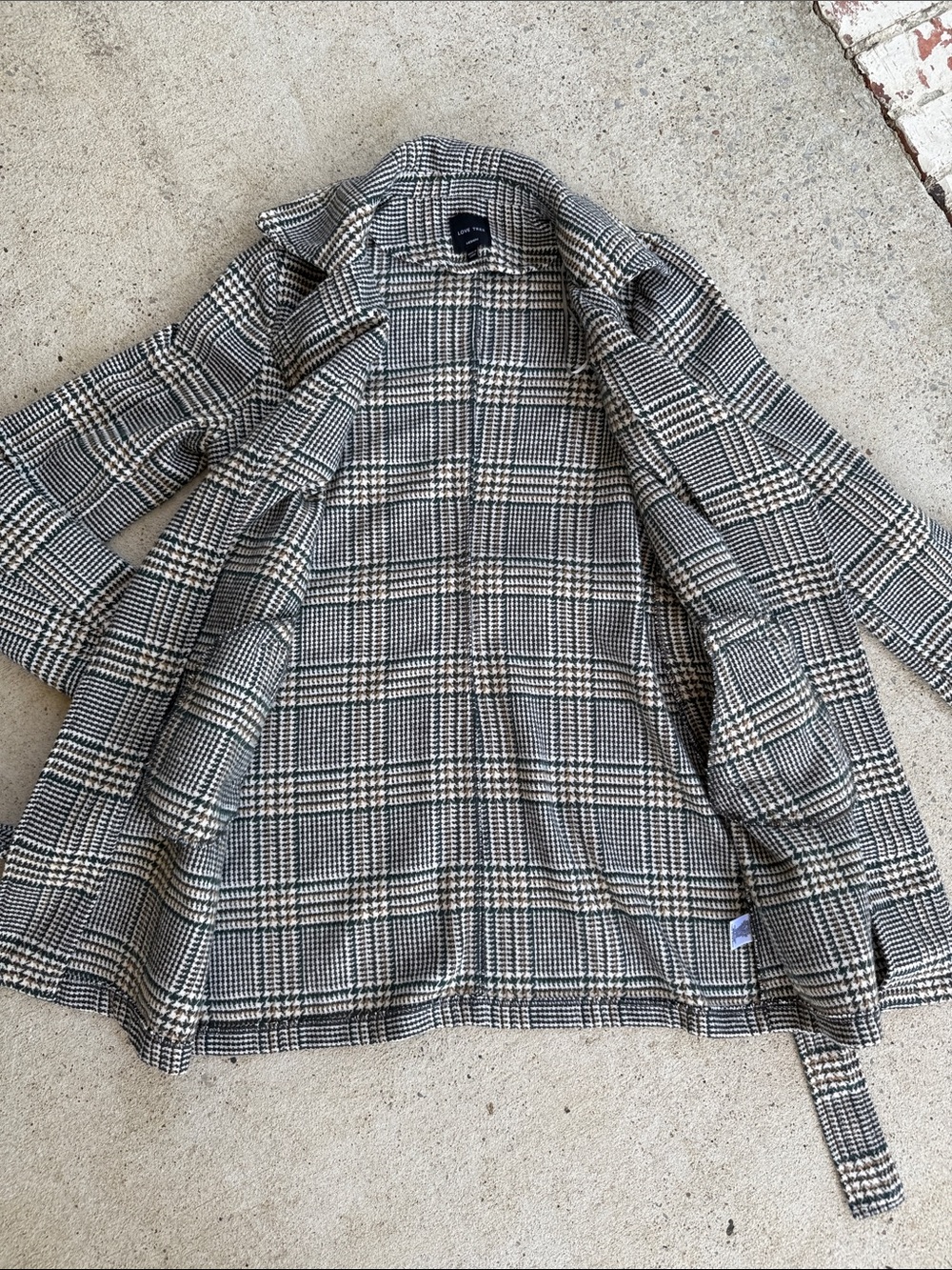 Love Tree Houndstooth Plaid Belted Trench Coat Size Medium - Picture 7 of 11
